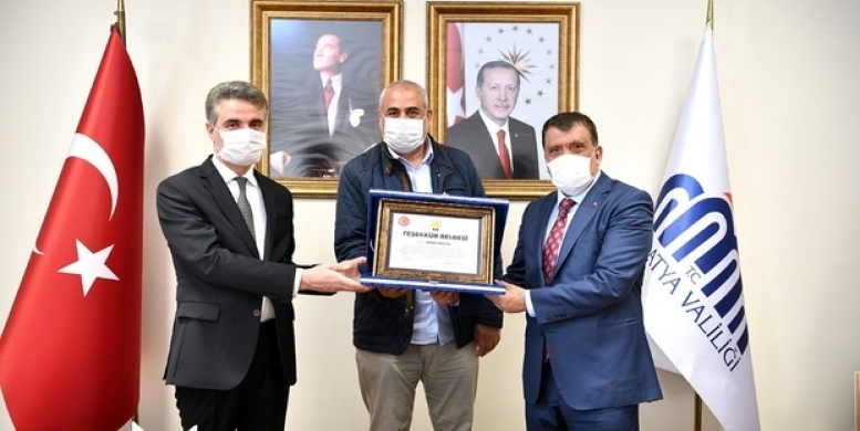 Maske üreten tekstil firmalarına teşekkür belgesi