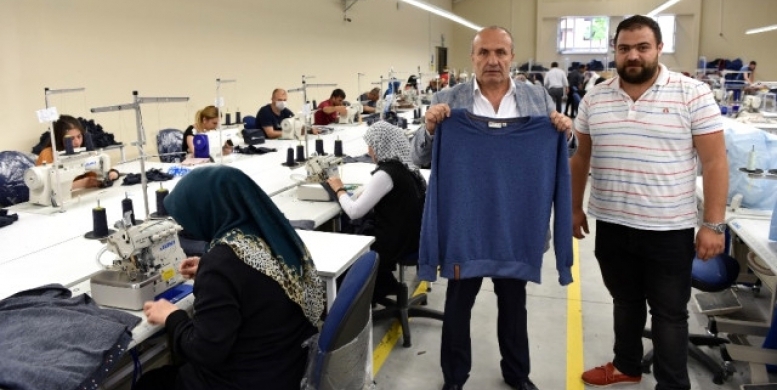 Başkan Arslan, Tekstil Fabrikasını Ziyaret Etti