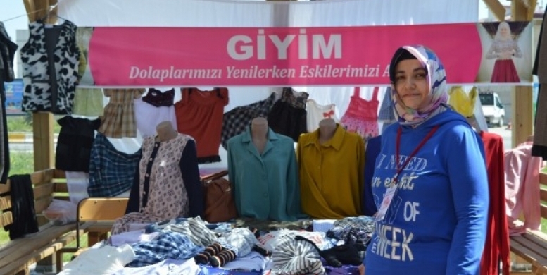 Eski moda kıyafetler yeniden canlanıyor